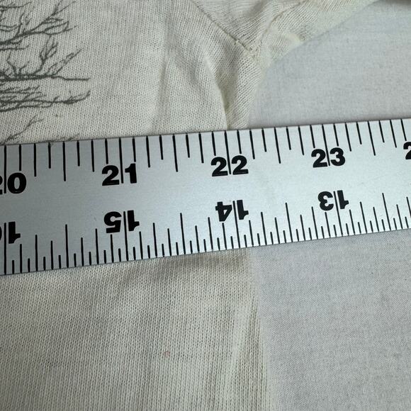 Vintage Wolf Graphic T-Shirt - Size Large - Distressed - Picture 5 of 6